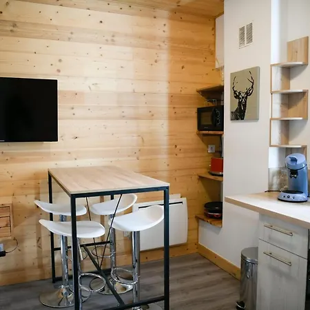 Coniferes Furnished Flat Apartment *